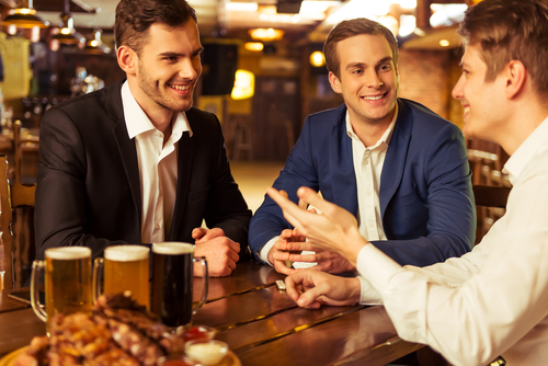 飲み会　男性