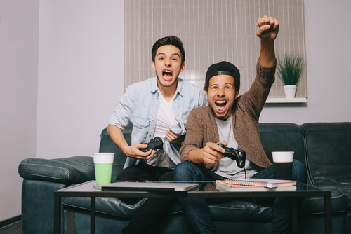 テレビゲームをする